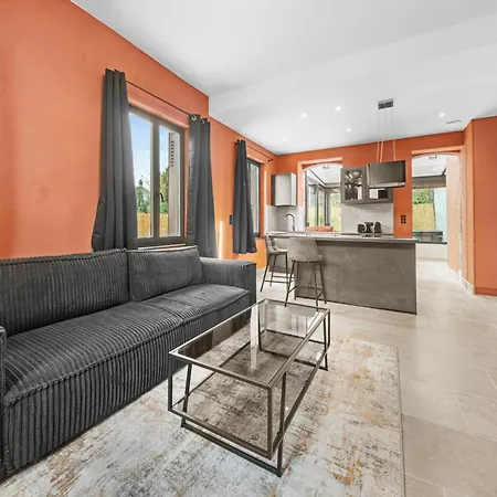 Dom wakacyjny Maison D'architecte Avec Jacuzzi, Quartier Premontres *