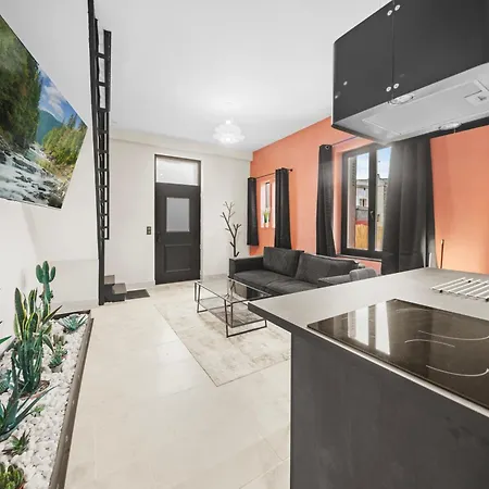 Maison D'architecte Avec Jacuzzi, Quartier Premontres Holiday home *
