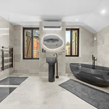 Maison D'architecte Avec Jacuzzi, Quartier Premontres *