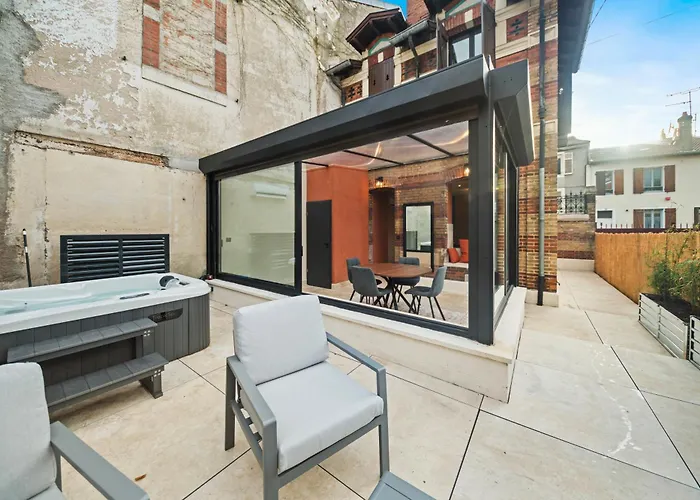 Prázdninový dům Maison D'architecte Avec Jacuzzi, Quartier Premontres *