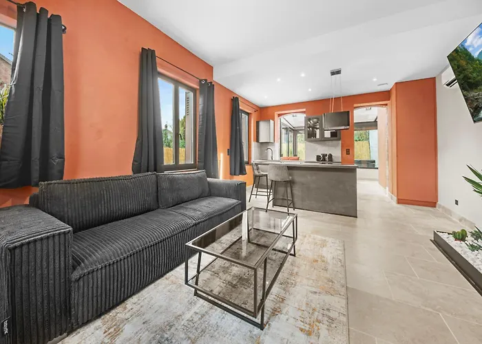 Dom wakacyjny Maison D'architecte Avec Jacuzzi, Quartier Premontres *