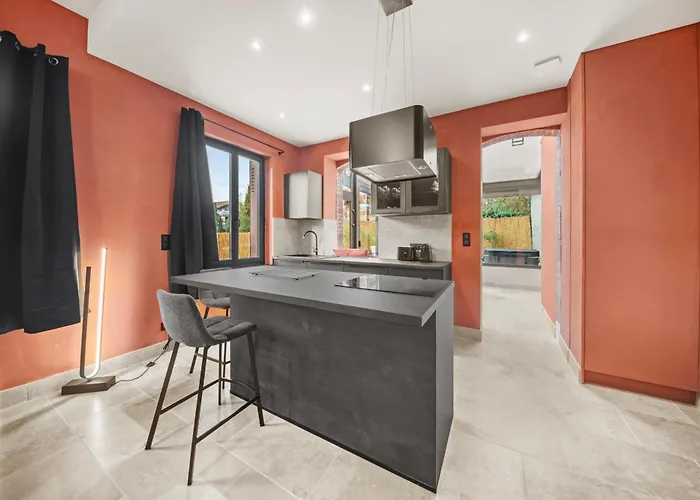 Maison D'architecte Avec Jacuzzi, Quartier Premontres *